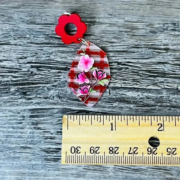 Acrylic Flatback Red Floral Dangle Earrings - Picture 7 of 8